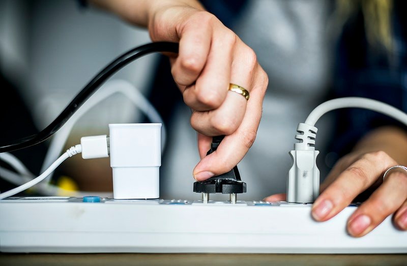 5 small steps to saving big on your light bill