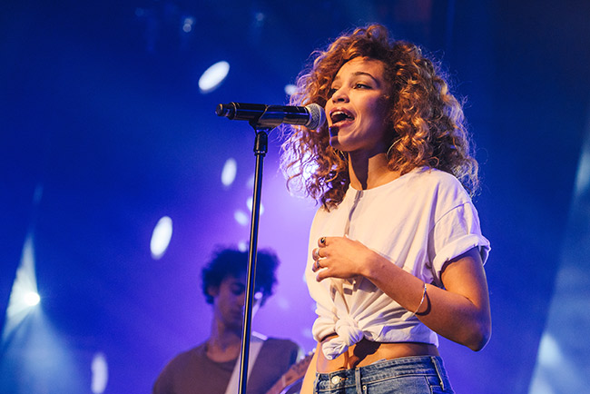 Singer Izzy Bizu predicts how the pandemic will make a positive change to the music industry