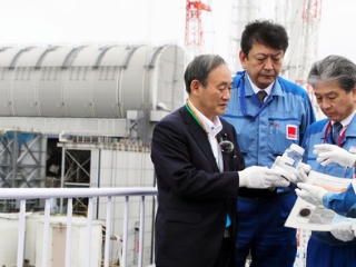 菅义伟问福岛核污水能不能喝 工作人员回应亮了