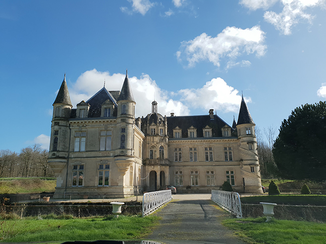 What is Escape to the Chateau star's Dick and Angel Strawbridge's net worth?