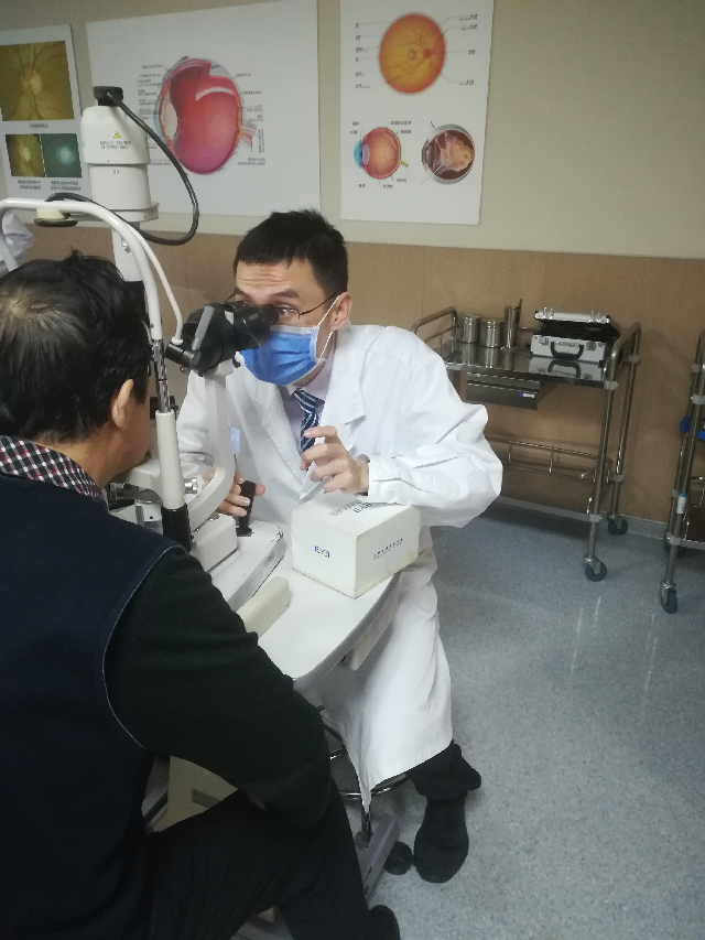 当青光眼遇上白内障 资深画家的眼睛陷入危局！