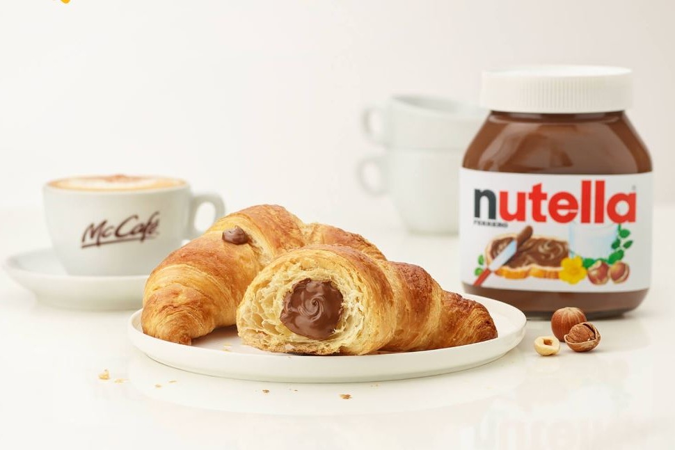 榛子酱汉堡回归！意大利麦当劳联乘Nutella推出新品　超吸引夹心榛子酱牛角包