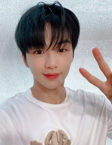 Jihyo and Kang Daniel break up