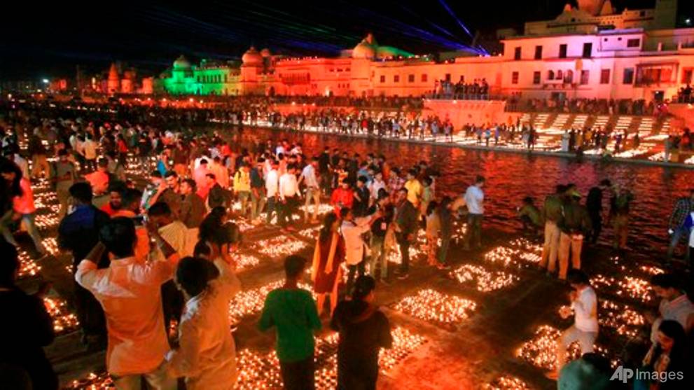 Indian holy city lights record number of oil lamps