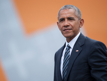 Barack Obama Just Posted the Sweetest Throwback Photo & Tribute to Daughters Malia & Sasha