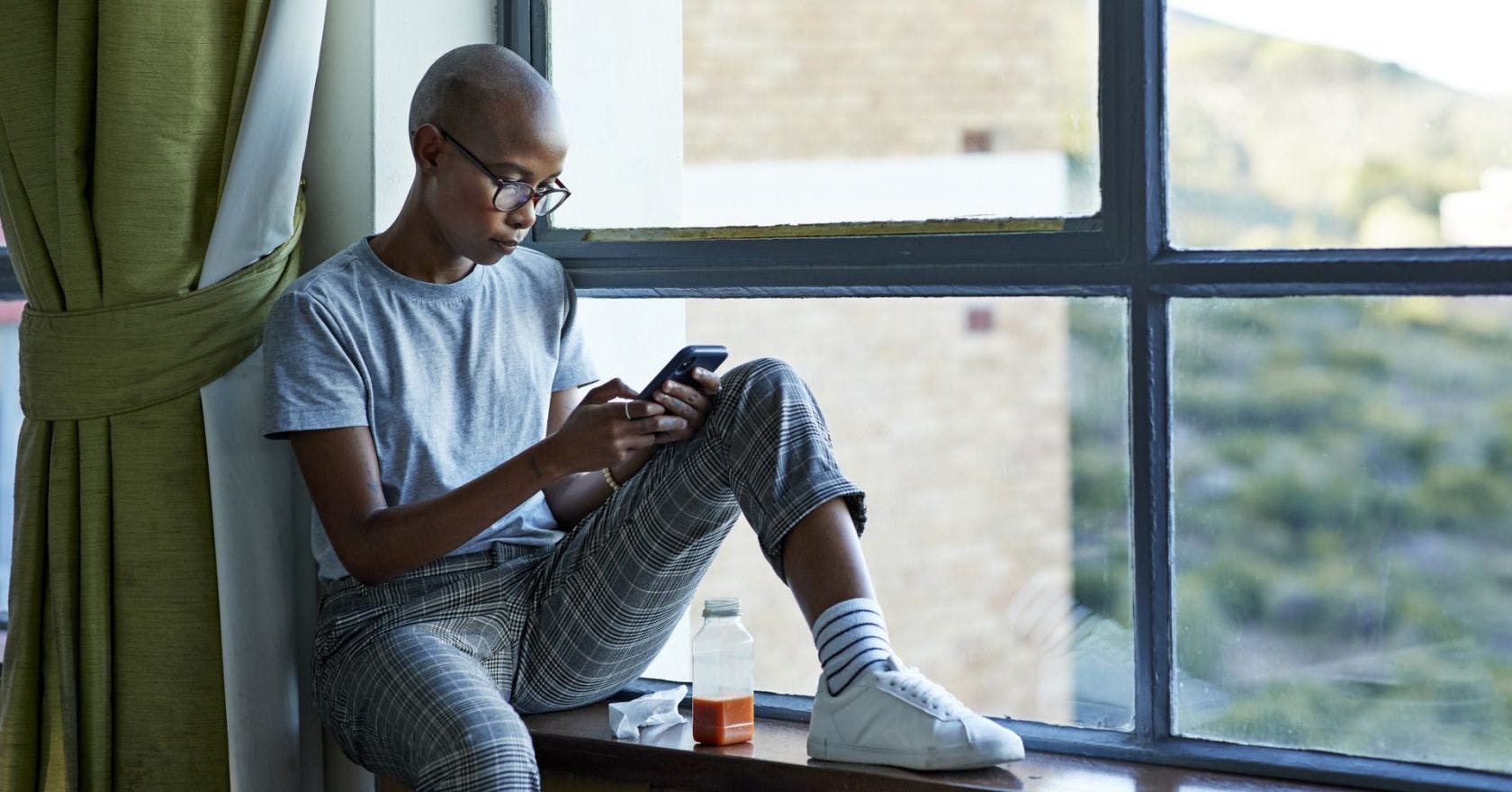 Keeping friendships in lockdown:“I’m worried relying on voice notes has created fake intimacy”