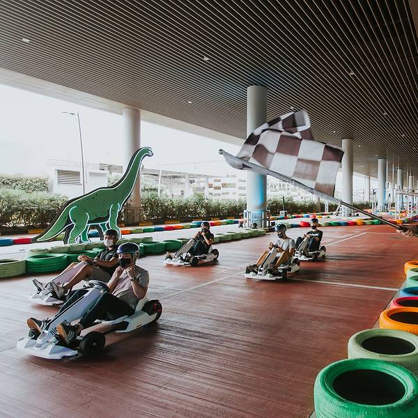 Enjoy snow, walk with dinosaurs at Changi Airport’s year-end festive event