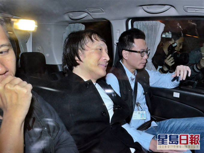 「上海仔」潜逃两年半返港被捕通宵扣留 律师抵机场警署
