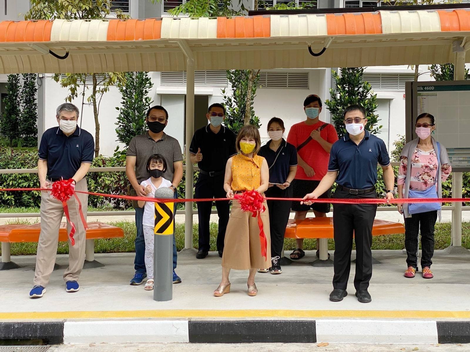 Boliao Eggme Khor Opens Temporary Bus Stop with Ribbon-Cutting Ceremony