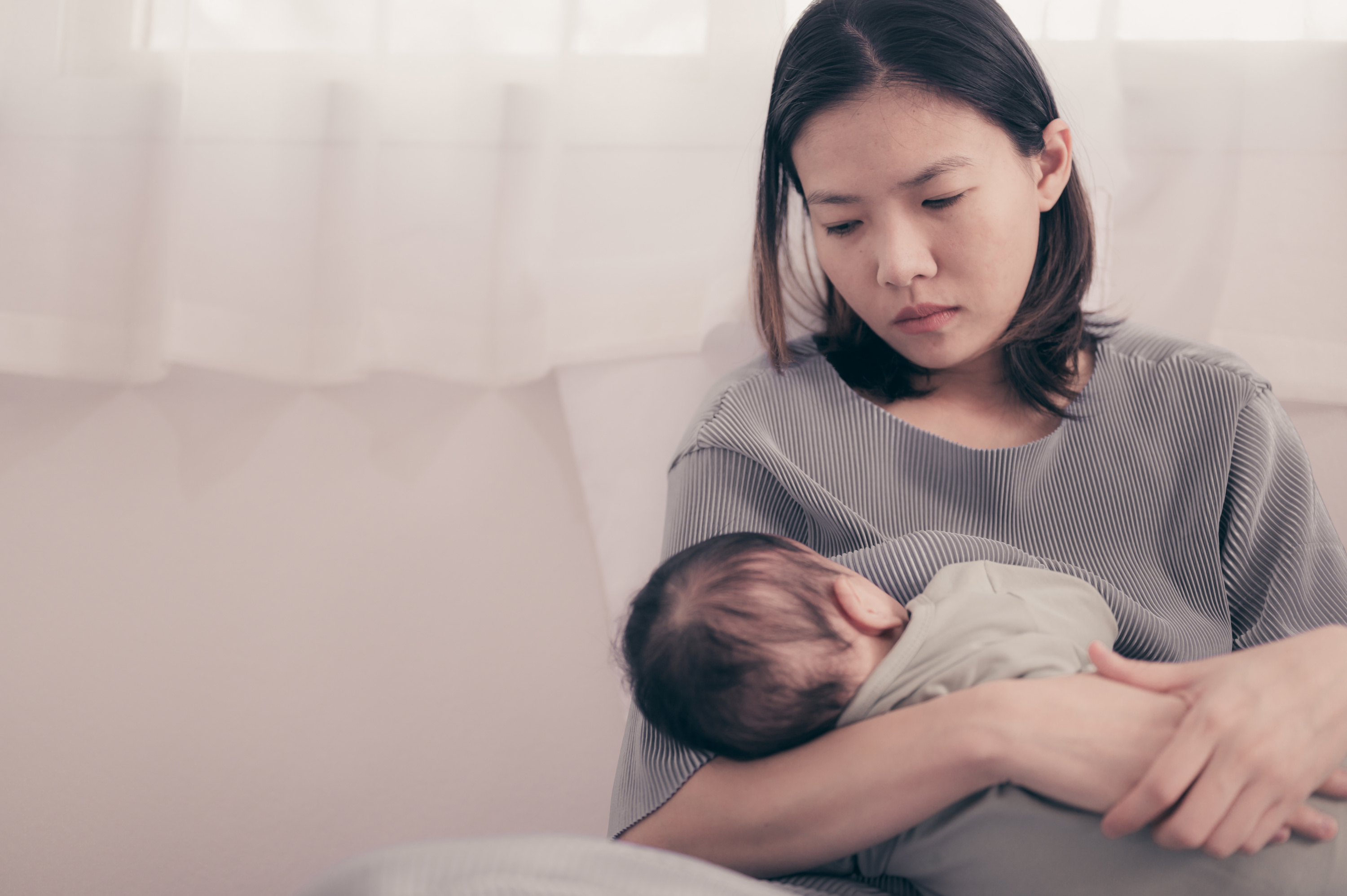 There’s A Worrisome Uptick In Suicidal Thoughts Among Pregnant People & New Moms