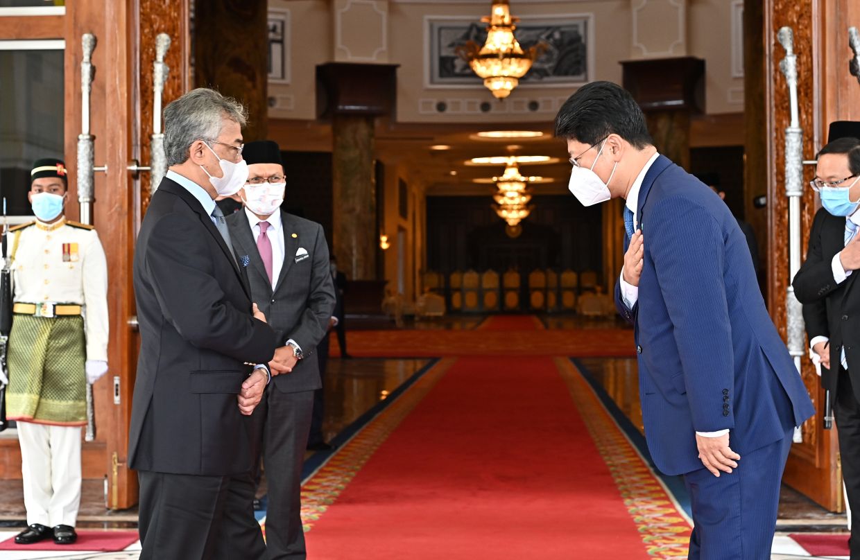 King bids goodbye, expresses thanks to Chinese Ambassador Bai Tian