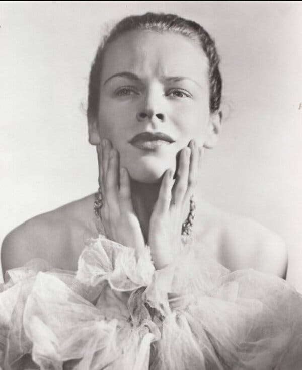 Betty Jones, Founding Member of Limón Troupe, Dies at 94