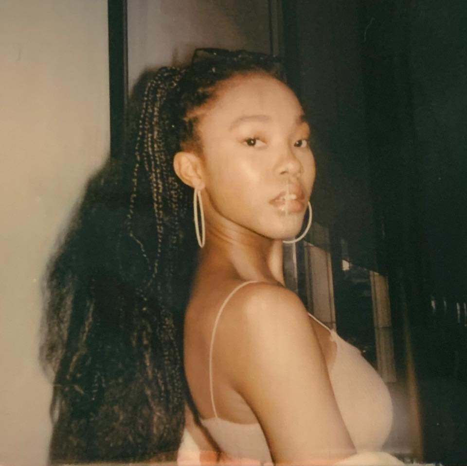 Singer tweets about being sexually groomed by manager from when she was 15 to warn other artists