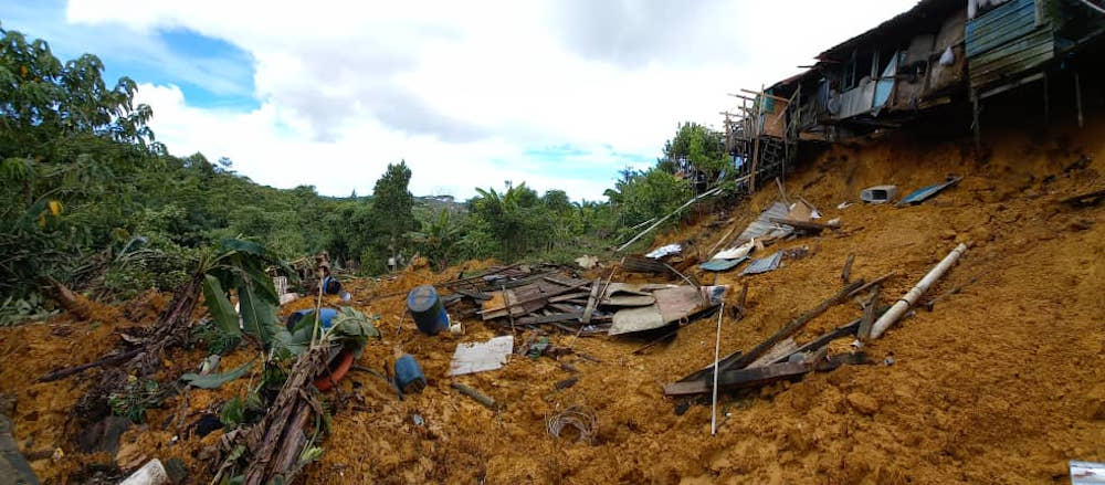 Fire Dept: Landslide hits back portion of Rh Jarau longhouse in Bintulu