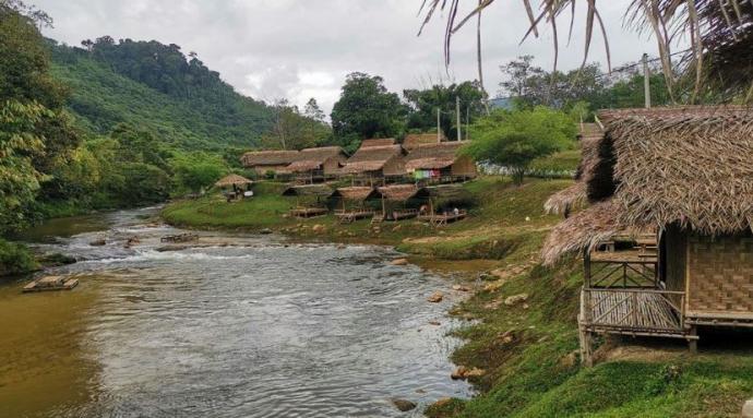 甘榜巴西林宜原住民 建棚屋充救灾中心