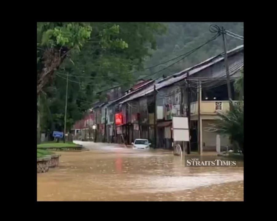 Parts of Sungai Lembing town hit by flash floods