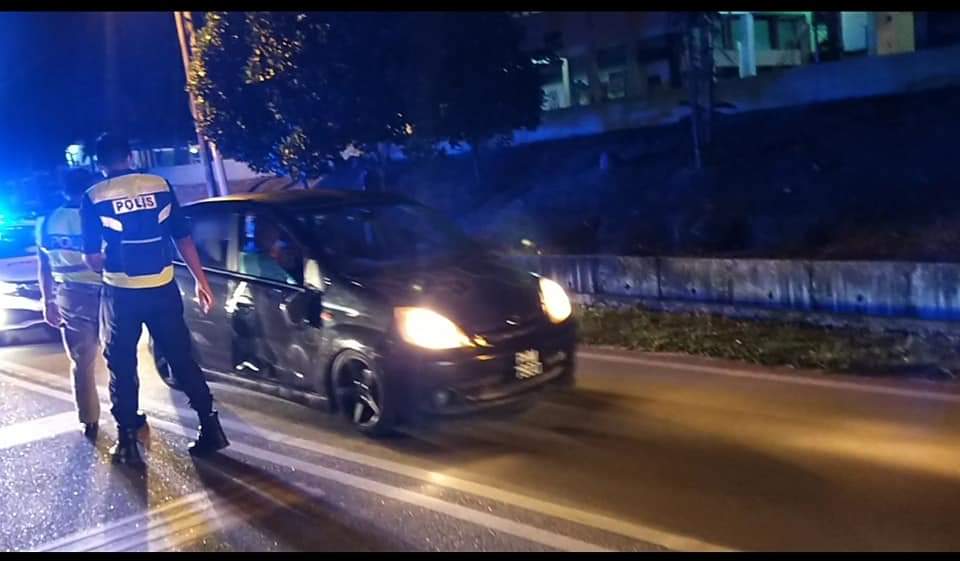 积犯爆车镜行径败露 遭警追逐8公里落网