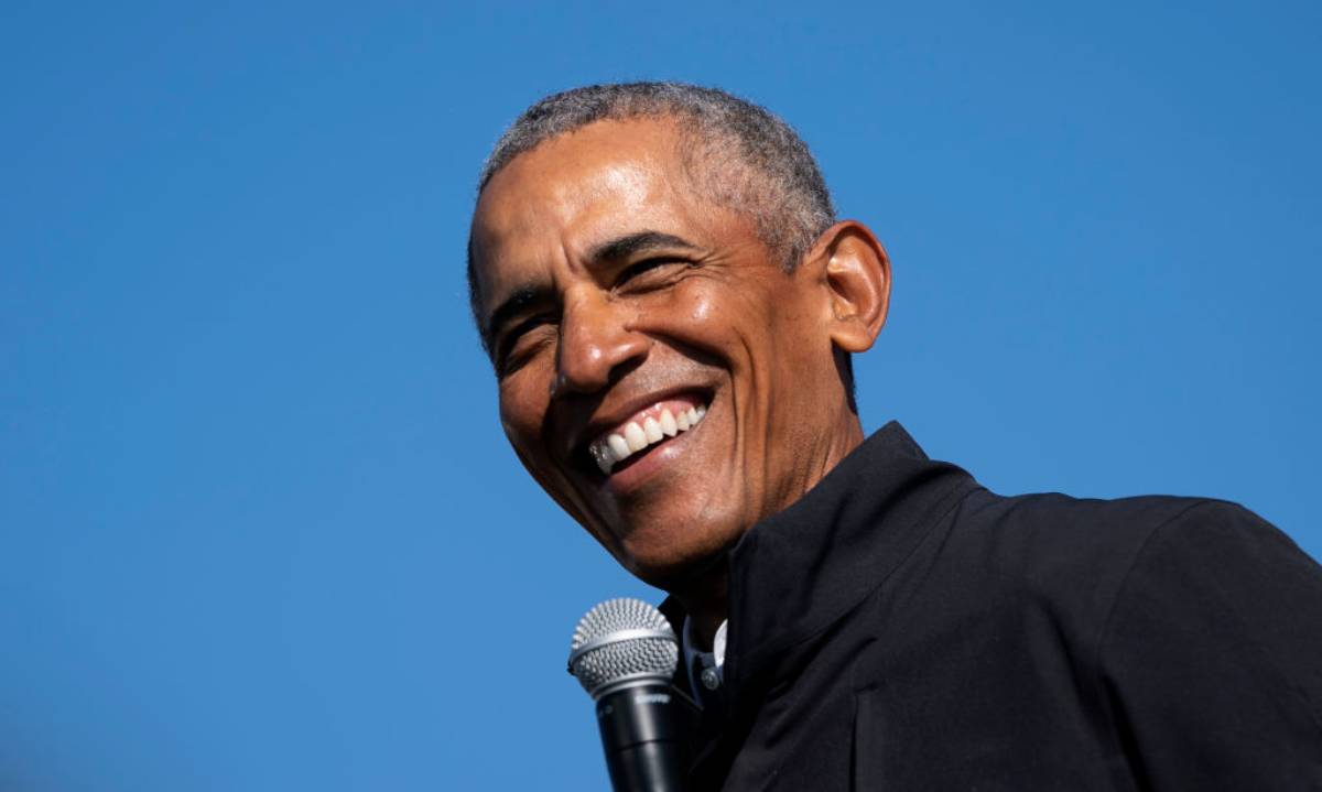 Barack Obama's throwback childhood photo with his mother is adorable