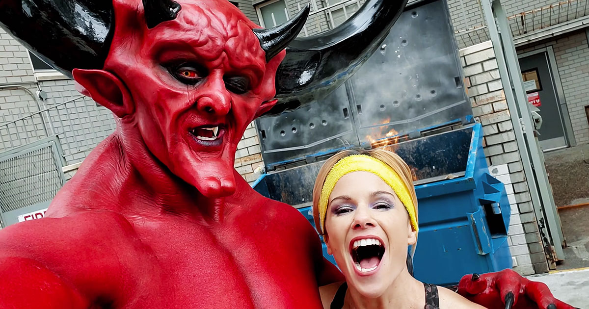 Hilarious Dating Site Ad By Ryan Reynolds Perfectly Sums Up 2020
