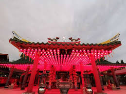 大伯公庙遵守指南 清香鲜花元宝奉还神