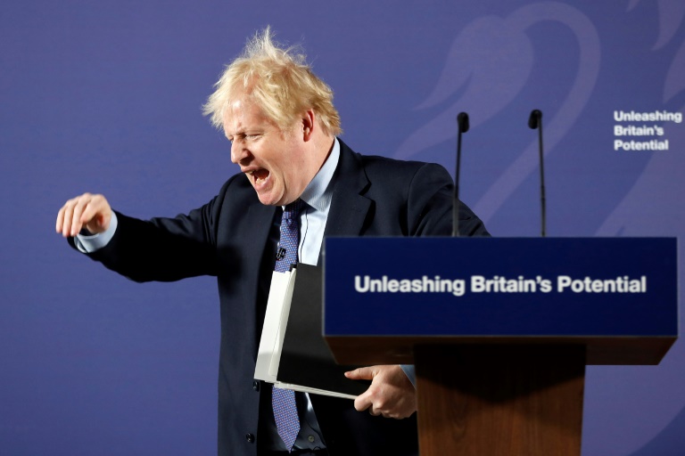 UK, EU leaders plan last-ditch Brexit chat