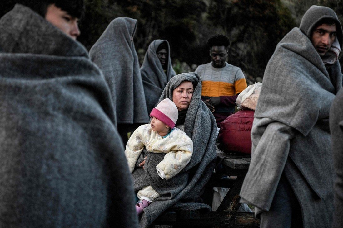 Italian police break up migrant trafficking ring, arrest 19