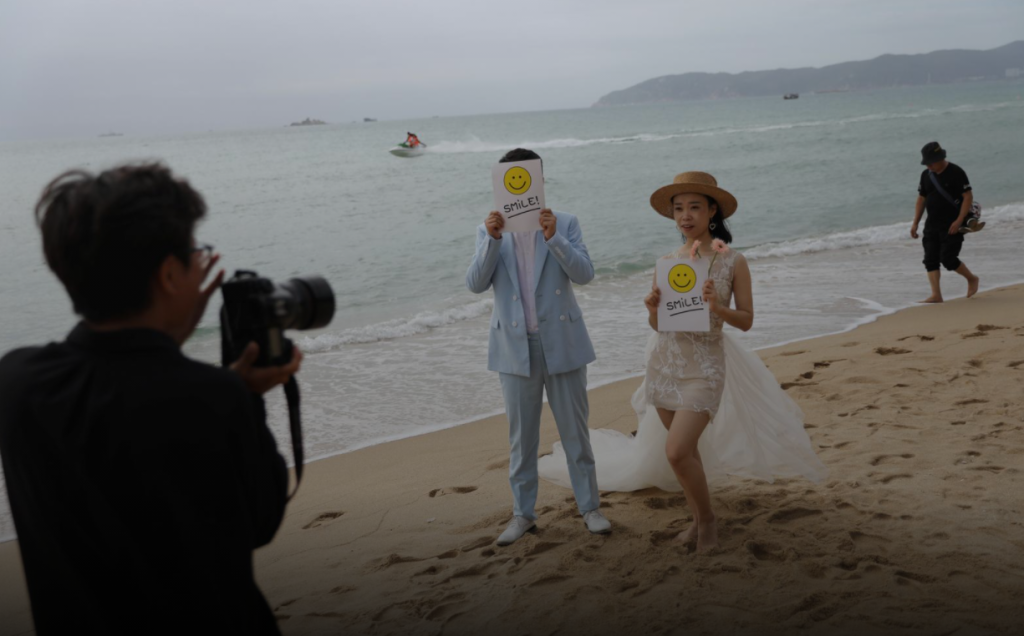 数百万人奔向“中国夏威夷”，外媒：中国旅游业苏醒了