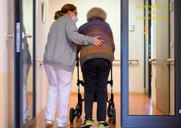 英国最惨养老院一半人死于新冠 要等到明年2月才有疫苗