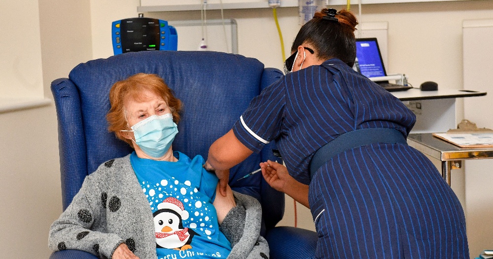 90-year-old lady is first person in the world to receive Pfizer Covid-19 vaccine
