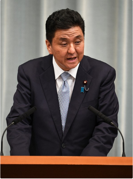 安倍陷“赏樱会”丑闻 胞弟发声：他有责任向民众说明