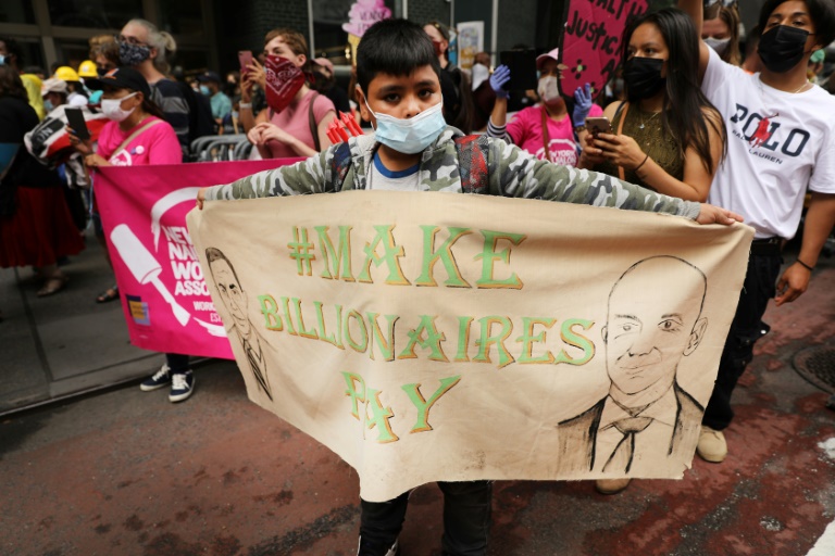Wealth of US billionaires soars during pandemic