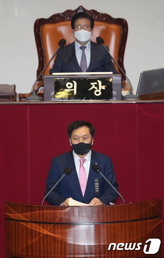 韩国在野党议员阻扰立法：穿尿不湿演说 一口气讲到午夜