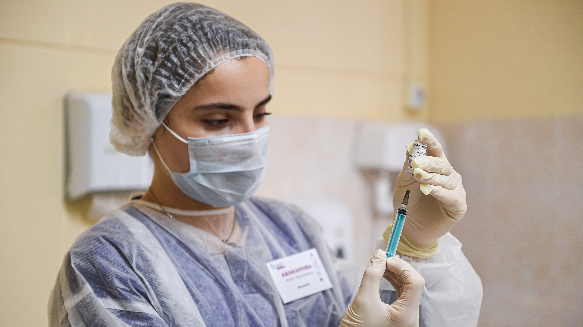 Russians Asked to Not Drink for 2 Months After Taking State-Made COVID-19 Vaccine