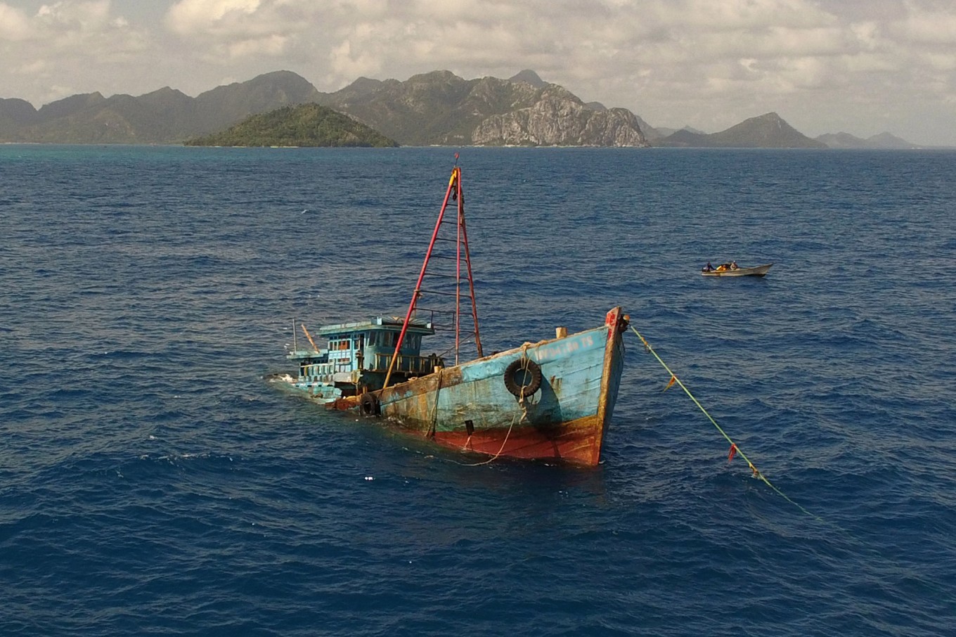 Indonesian patrol boat captures Malaysian-flagged fishing vessel in Strait of Malacca