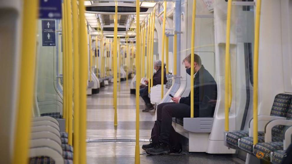UK cuts COVID-19 self-isolation period to 10 days for domestic contacts, international arrivals