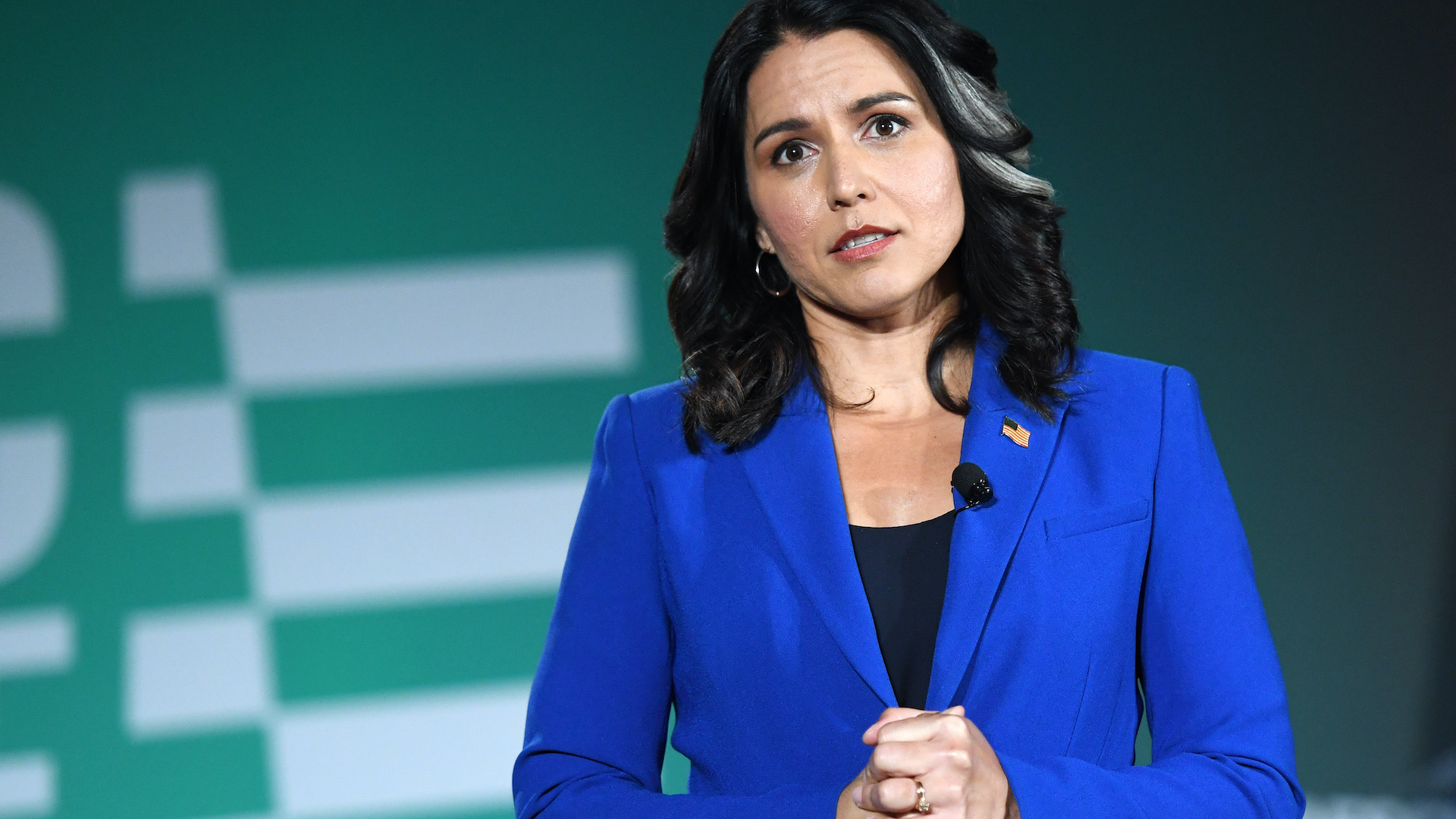 Tulsi Gabbard Criticized for Introducing Transphobic Bill to ‘Protect Women’s Sports’