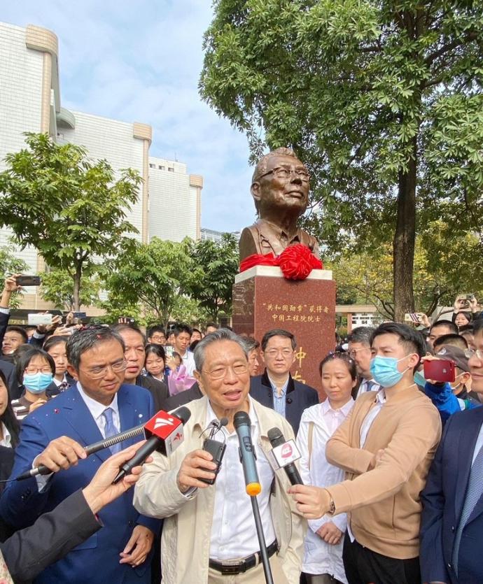 锺南山寄语母校学子 “欣逢盛世当不负盛世”