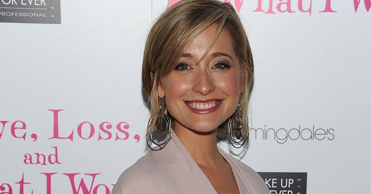 Smallville's Allison Mack Files For Divorce From Battlestar Galactica's Nicki Clyne