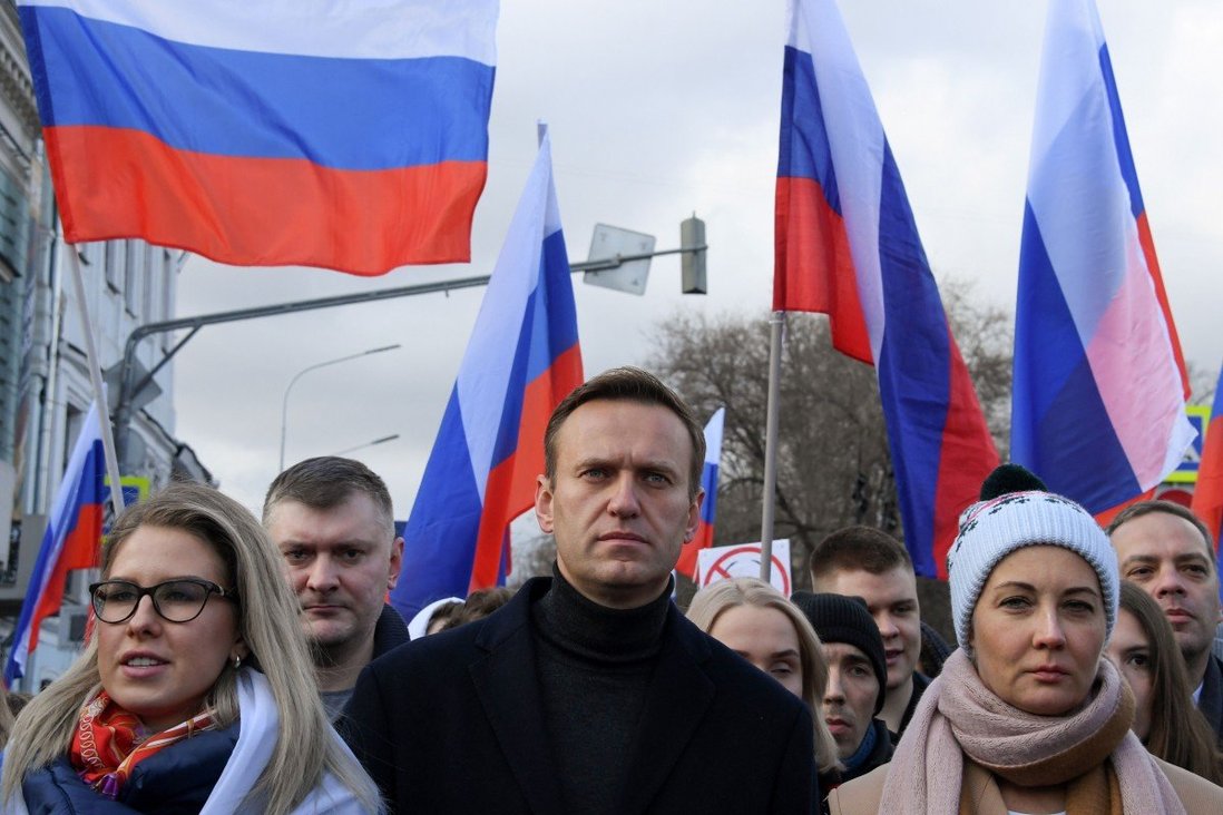 Russian chemical weapons experts tailed Alexei Navalny for years before poison attack, joint report says