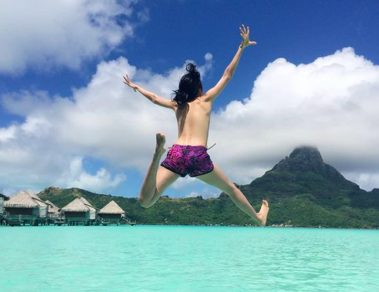 Karen Mok celebrates end of quarantine by uploading topless photos of herself