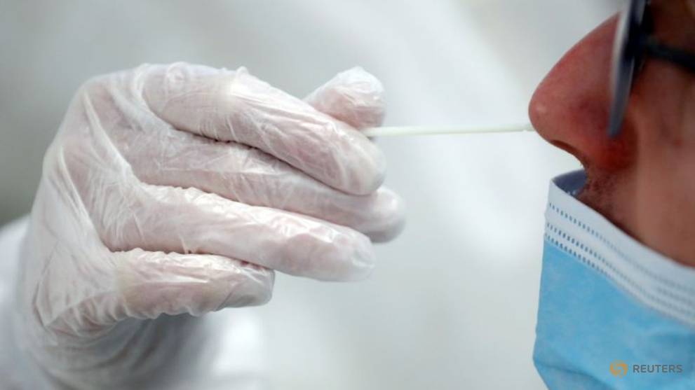 France's new COVID-19 cases up, hospitalisations resume downward trend