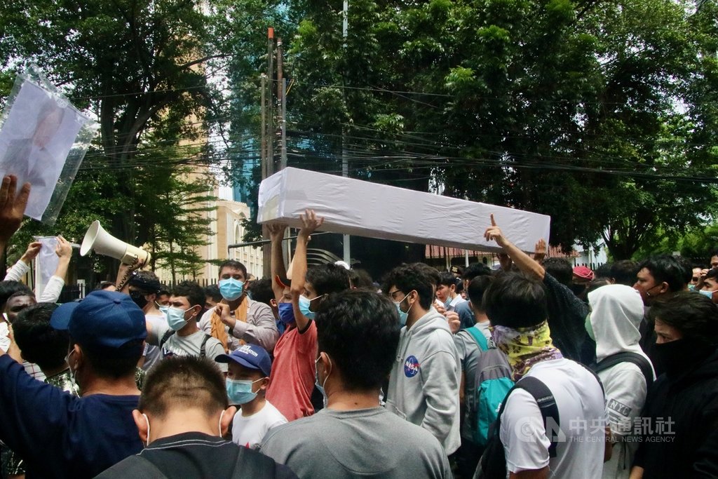 滞留印尼难民1万4000人 每年仅安置约600人