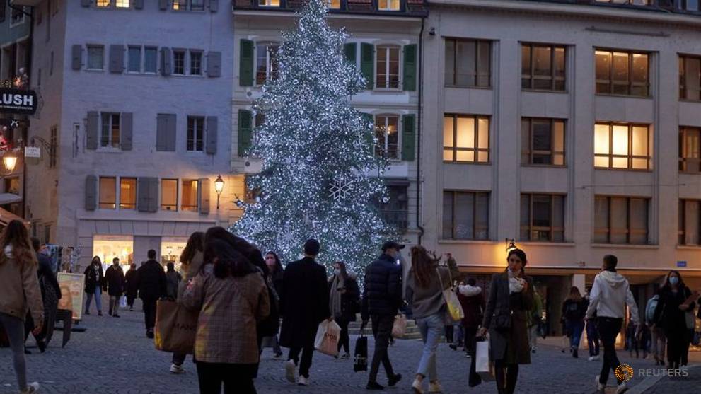COVID-19: Switzerland to shut restaurants, urges people to stay home