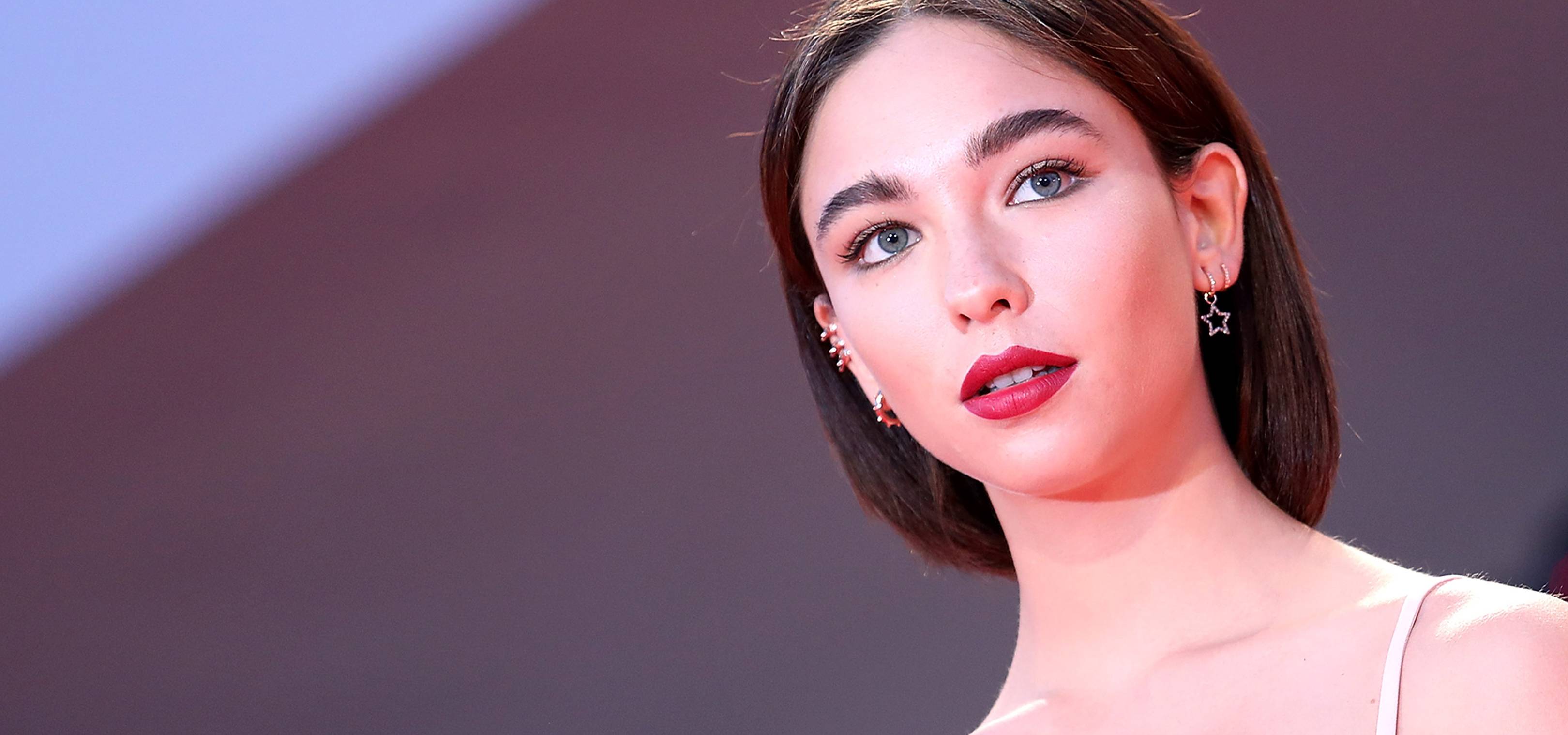 The Undoing star Matilda De Angelis displays her acne in a barefaced selfie and we are so here for it