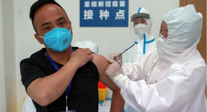 中国疫苗接种“分步走” 重点人群先接种疫苗