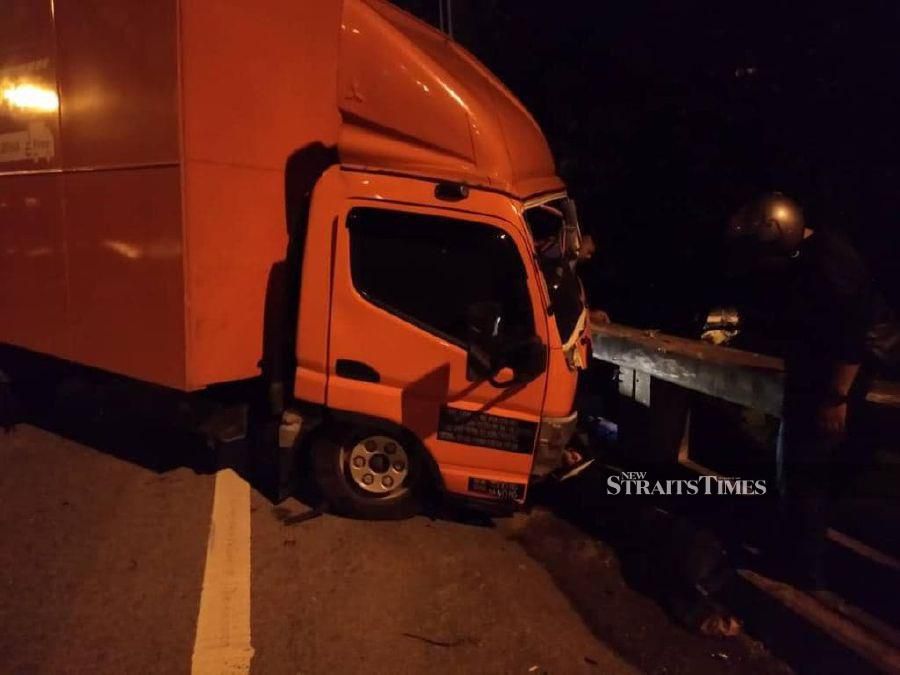 Lorry driver flung out of vehicle, dies in hospital