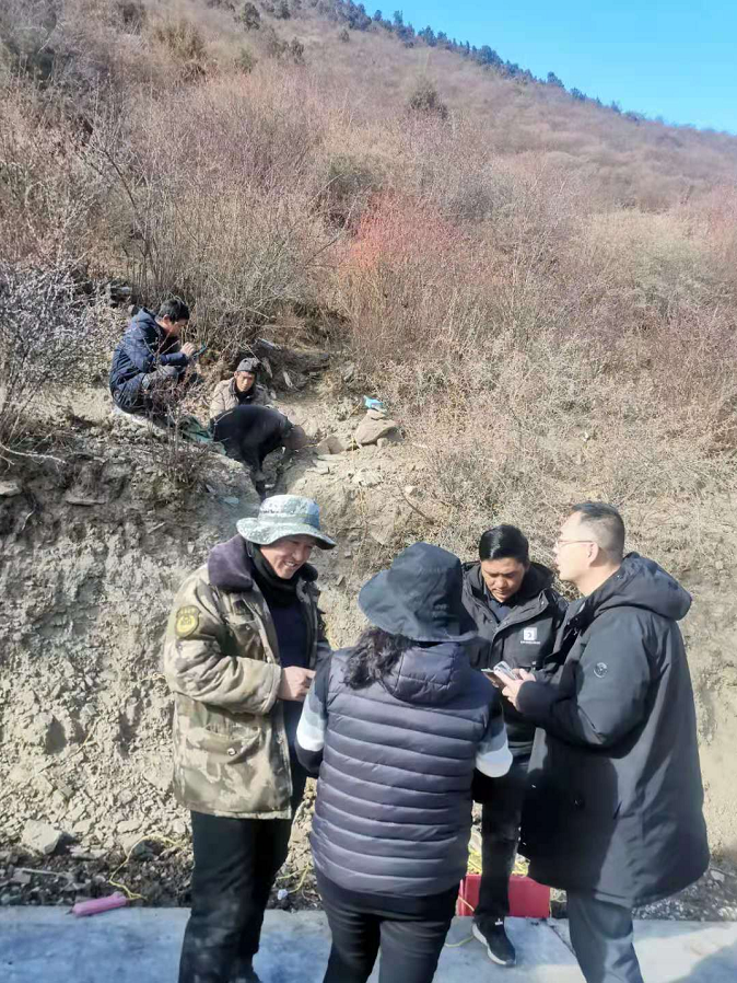 【援藏故事】广东医生手把手教农牧民用手机医学看科普