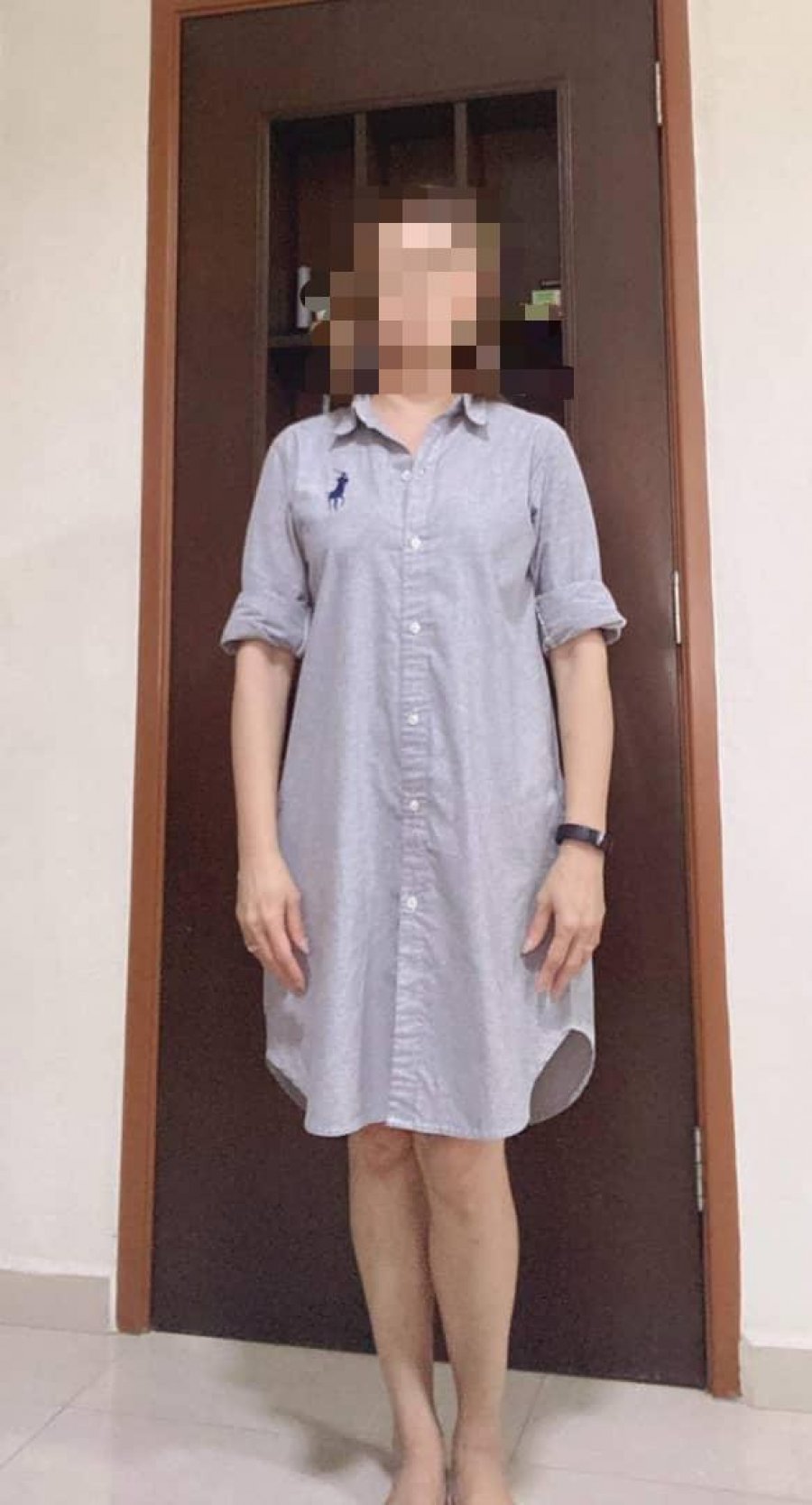妇女穿过膝连身裙　二度被拒入政府部门