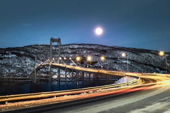 Full Moon: Is it a Full Moon tonight? Why is the Moon so bright?