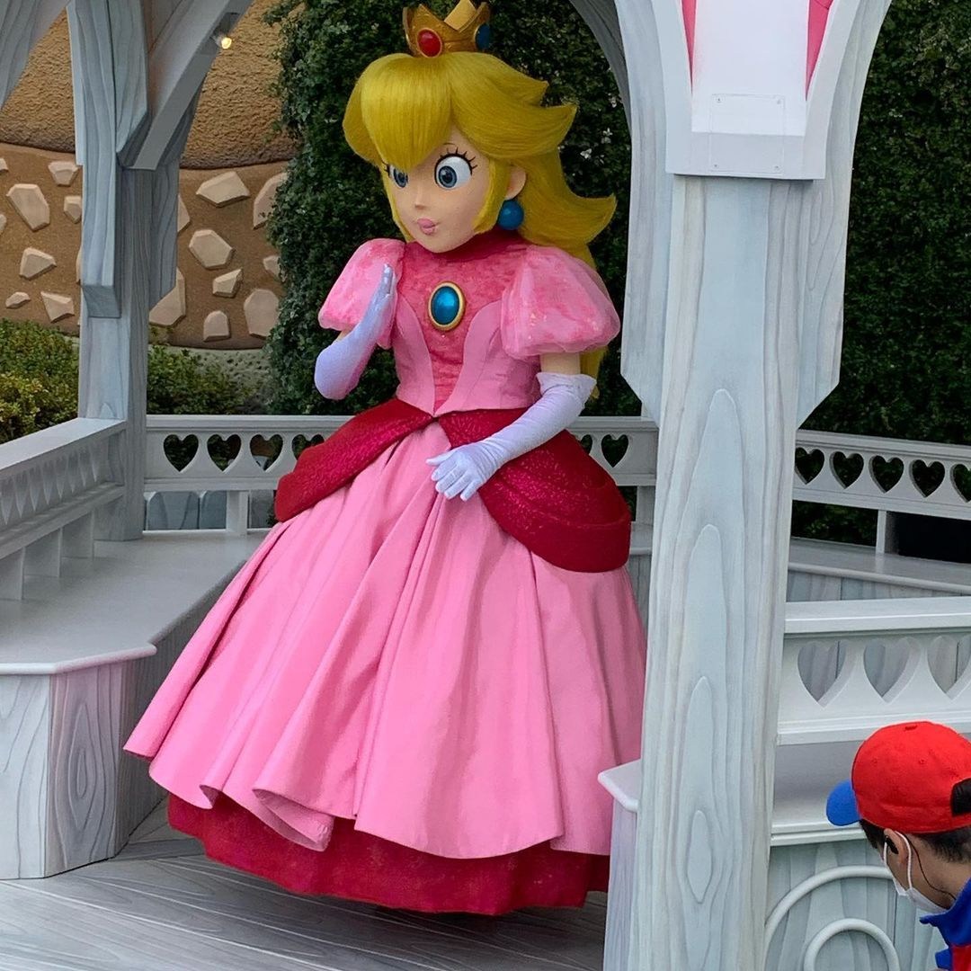 New Super Nintendo World images reveal Toad and Peach mascots